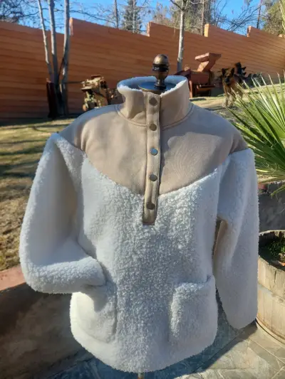 Suéter polar blanco con cuello alto - miniatura 1