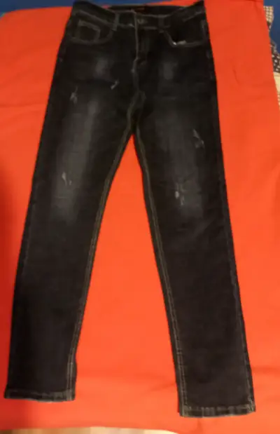 Jeans oscuros tipo desgastados para hombre - miniatura 1