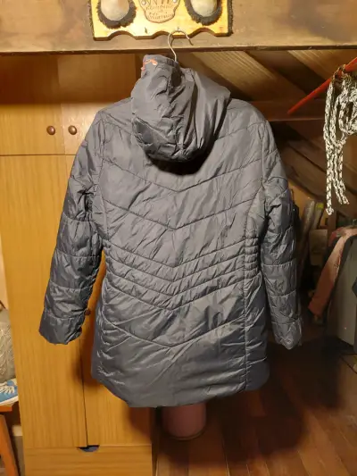 Chaqueta acolchada negra para mujer Under Armour - miniatura 2