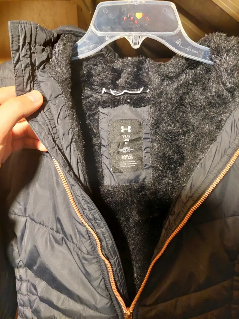 Chaqueta acolchada negra para mujer Under Armour - 3