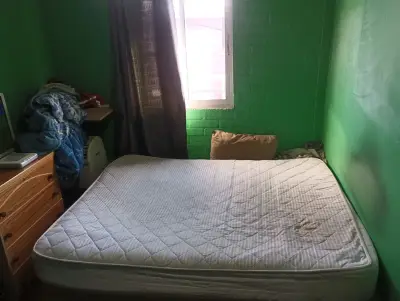 Cama y colchón matrimonial en buen estado - miniatura 1