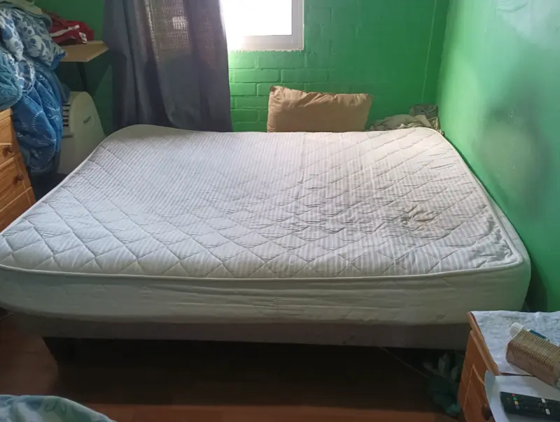 Cama y colchón matrimonial en buen estado - 2