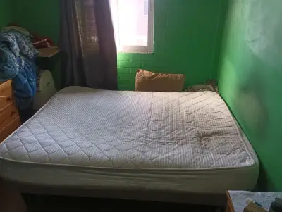 Cama y colchón matrimonial en buen estado - miniatura 3