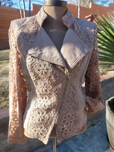 Chaqueta de encaje beige con cierre - miniatura 1