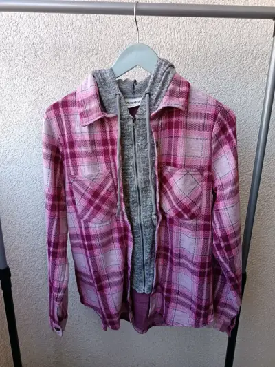 Camisa de franela a cuadros rosados con capucha - miniatura 1