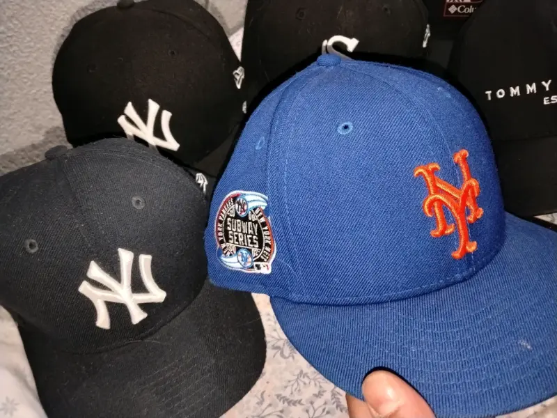Gorra negra Columbia con logo de montaña - 3