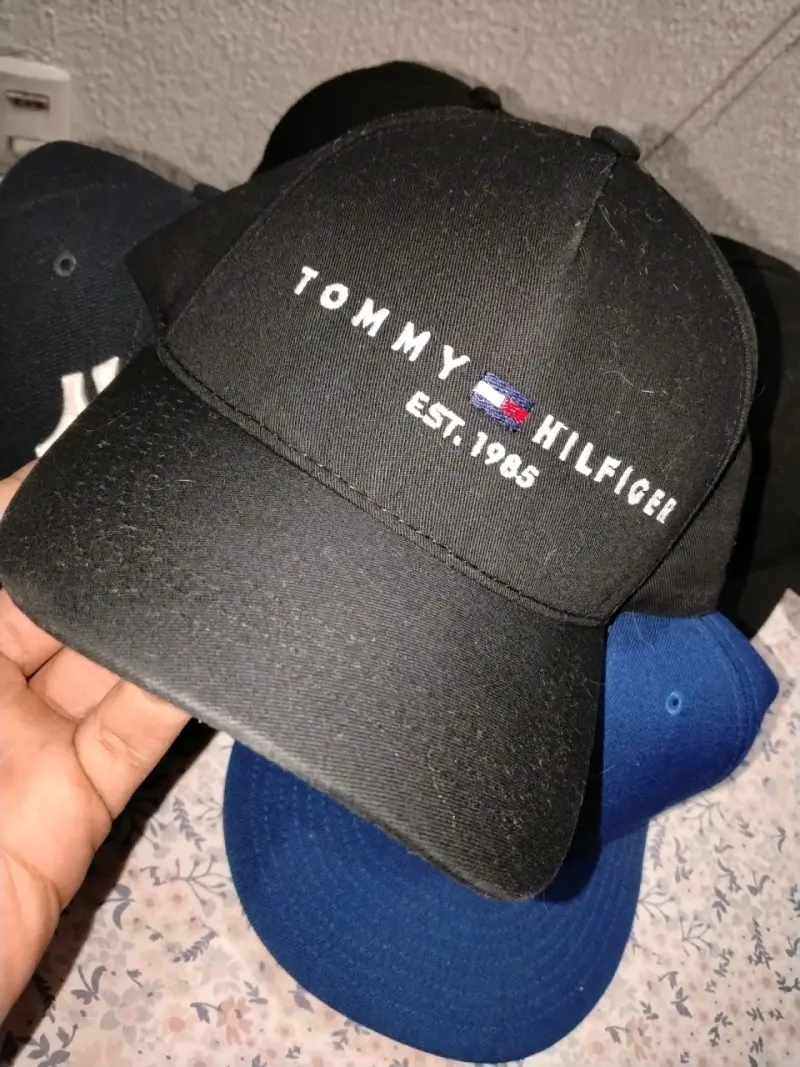 Gorra negra Columbia con logo de montaña - 4