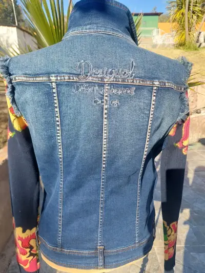Chaqueta de mezclilla con diseño étnico - miniatura 2