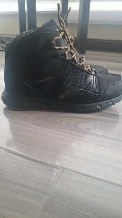 Botas de trekking impermeables negras - miniatura 1
