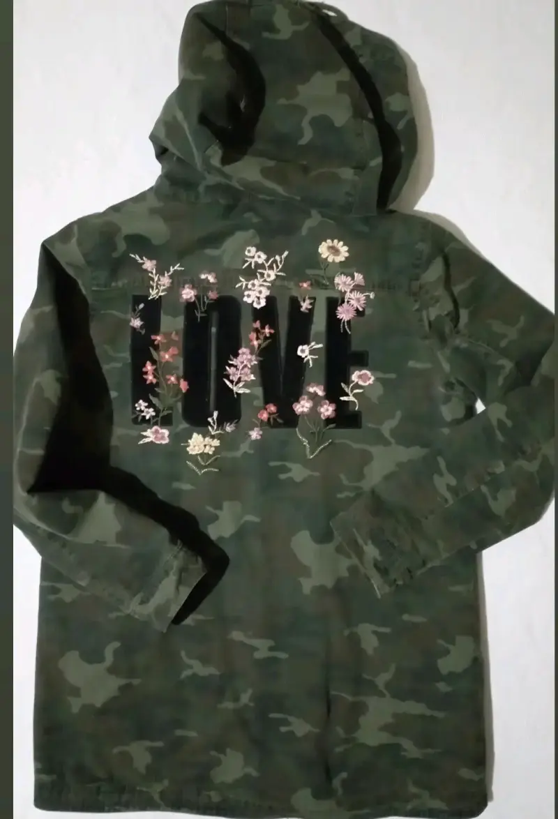 Chaqueta camuflada con capucha talla M - 2