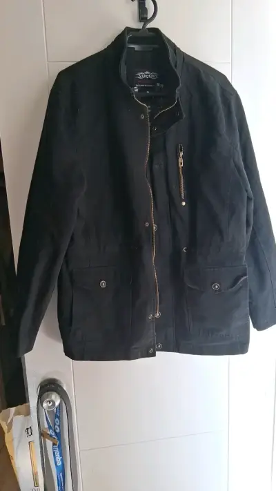 Chaqueta negra de hombre Version con bolsillos - miniatura 1