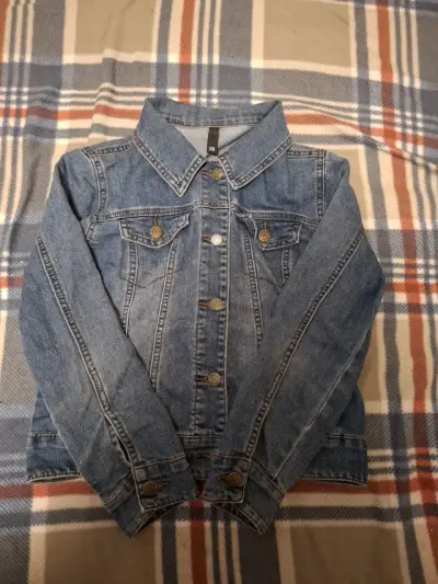Chaqueta de mezclilla azul para mujer - miniatura 1