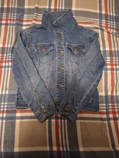 Chaqueta de mezclilla azul para mujer - miniatura 4