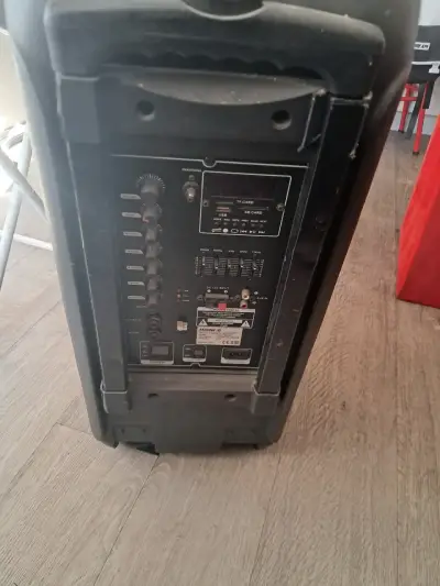 Parlante portátil Master-G con doble woofer - miniatura 2