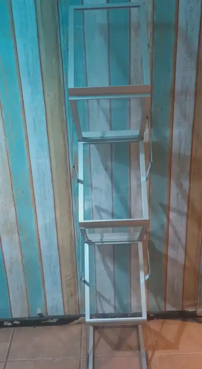 Estante plegable de metal para exhibición - miniatura 2