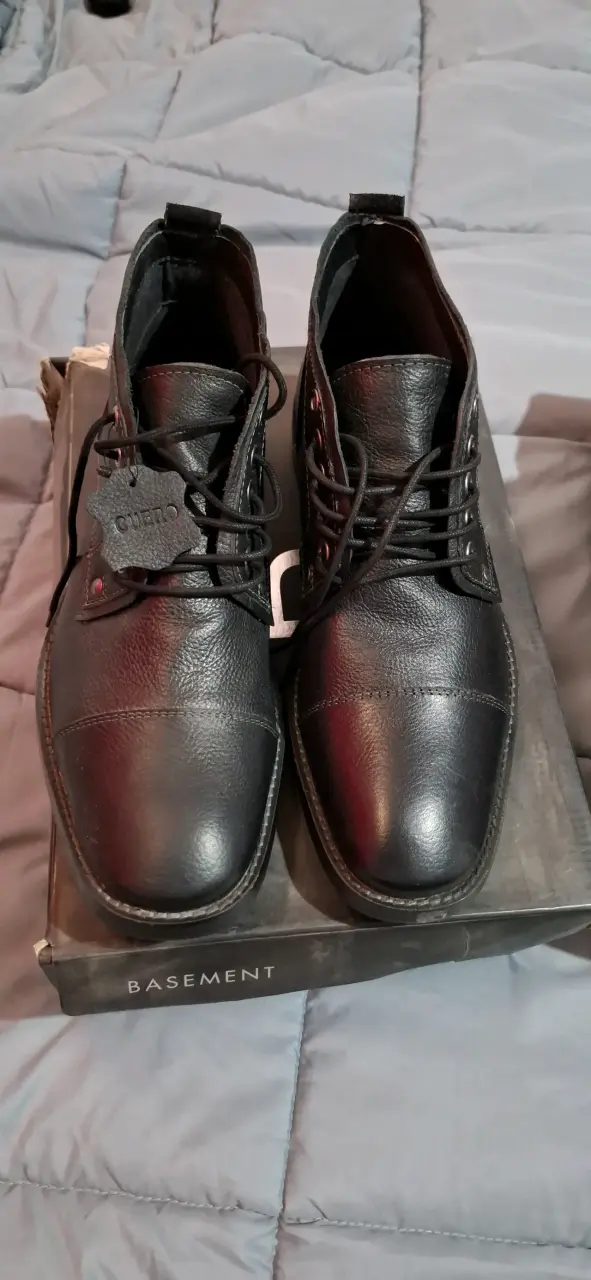 Zapatos de cuero En tres marcas de camarrón nuevos - 3