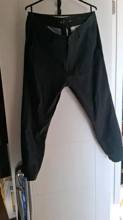 Pantalones negros AZ talla 52 - miniatura 1