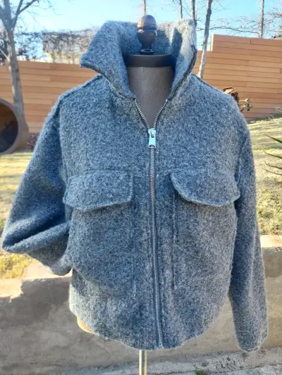 Chaqueta de lana gris con cierre - miniatura 1