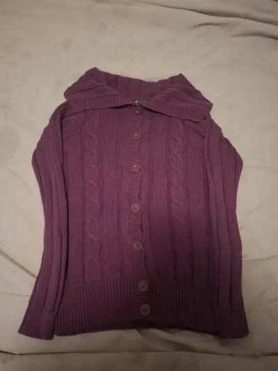 Suéter morado de punto grueso para mujer - miniatura 3