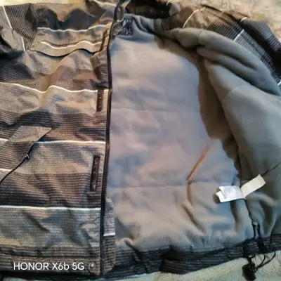 Chaqueta impermeable con capucha a rayas - miniatura 2