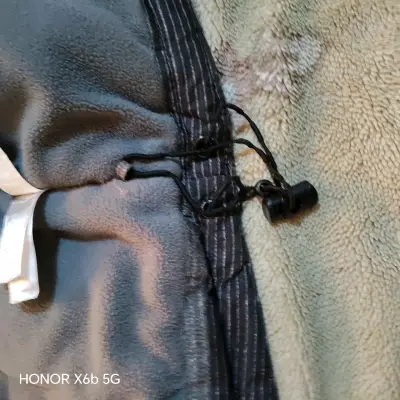 Chaqueta impermeable con capucha a rayas - miniatura 3