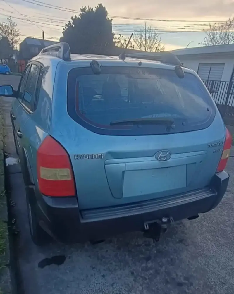 Hyundai Tucson SUV en buen estado - 4