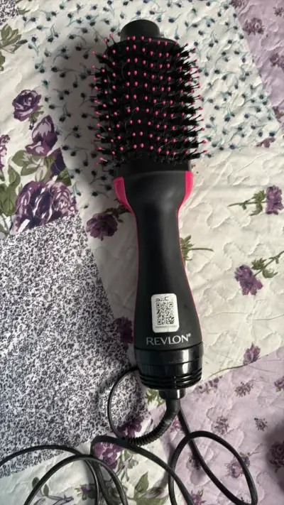 Cepillo secador Revlon One-Step negro - miniatura 1