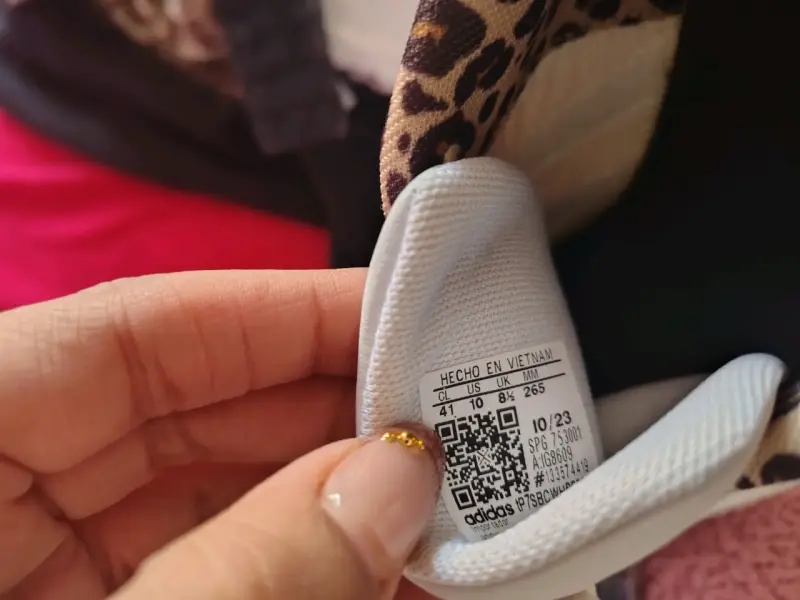 Zapatillas blancas con detalle animal print - 4