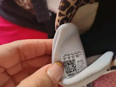 Zapatillas blancas con detalle animal print - miniatura 4
