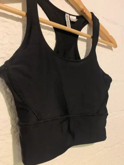 Top deportivo negro Divided HYM - miniatura 2