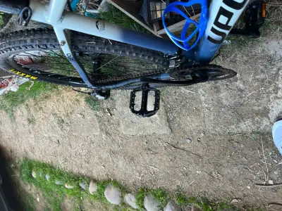 Bicicleta de montaña Upland con neumáticos Maxxis - miniatura 4