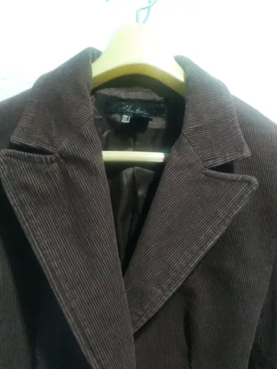 Blazer de cotele fino marrón para mujer - miniatura 2
