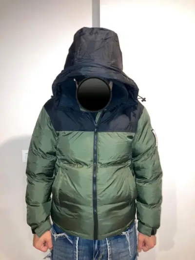 Chaqueta negra con capucha para hombre - miniatura 2