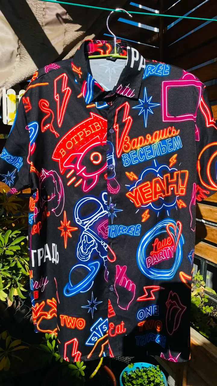 Conjunto Camisa estampada neón estilo retro - 4