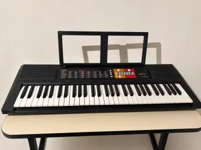 Teclado Yamaha PSR-F51 portátil - miniatura 1
