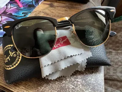 Gafas de sol Ray-Ban Clubmaster negras - miniatura 1