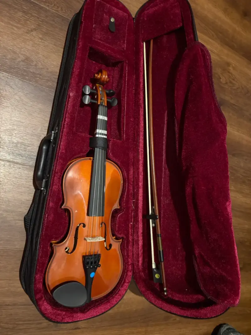 Violín clásico con estuche y arco. Rondo GV102 1/2 - 2