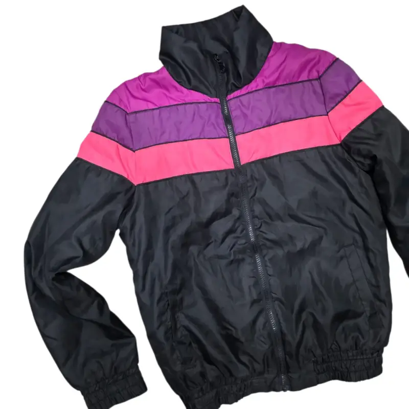 Chaqueta  retro negra con detalles morados - 2