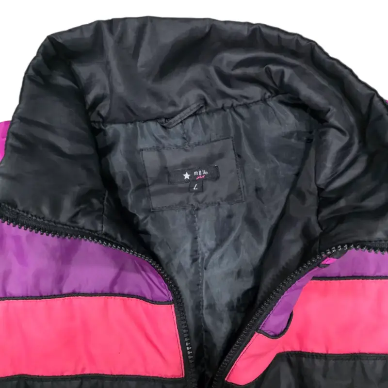 Chaqueta  retro negra con detalles morados - 3