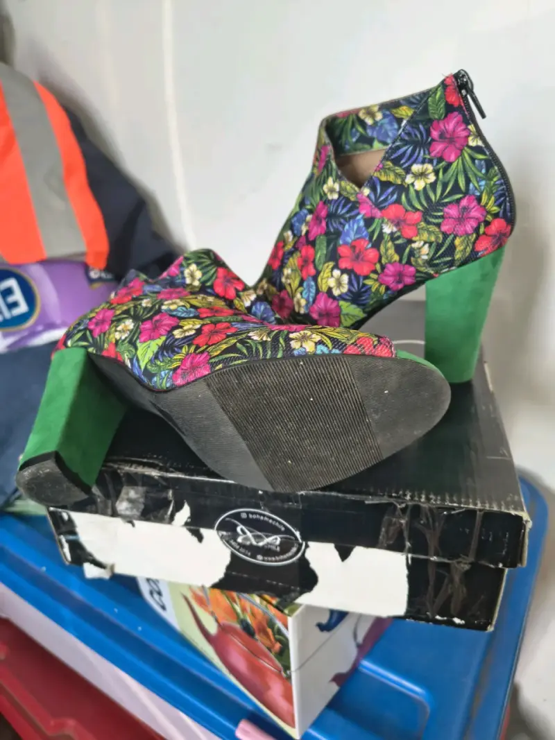 Botines de tacón alto con estampado floral - 2