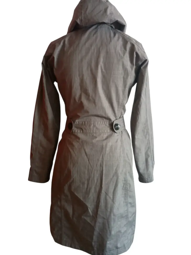 Abrigo impermeable gris con capucha - 2