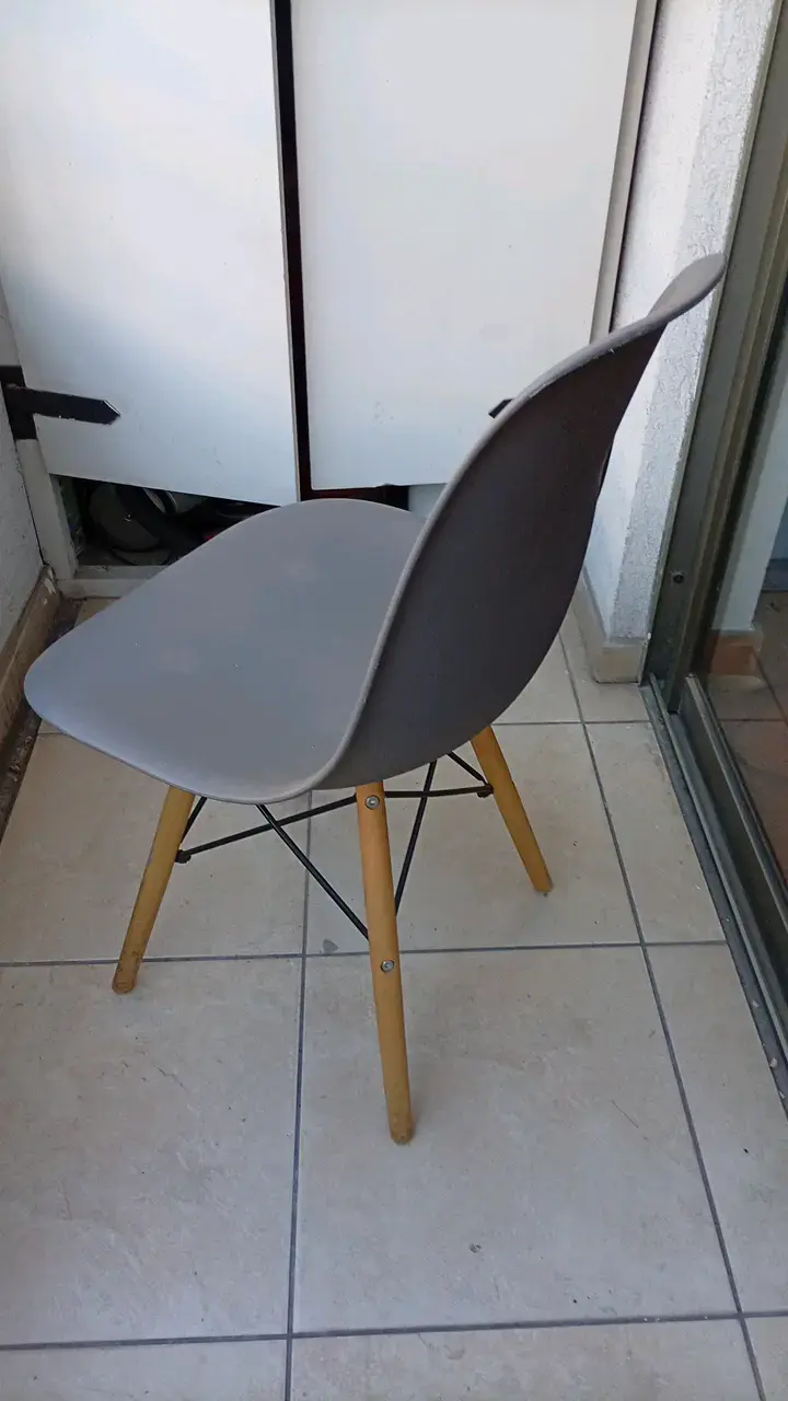 Sillas gris eames x2 - 2