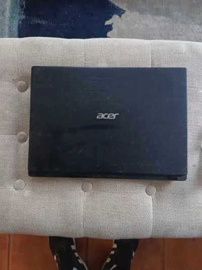 Laptop Acer Aspire usada en buen estado - miniatura 1