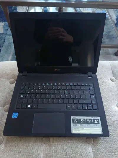 Laptop Acer Aspire usada en buen estado - miniatura 2