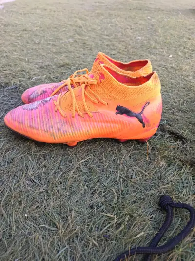 Botines de fútbol Puma naranja - miniatura 1