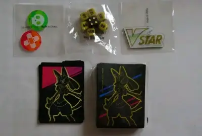 Caja de Entrenador Élite Pokémon Crown Zenith - miniatura 2