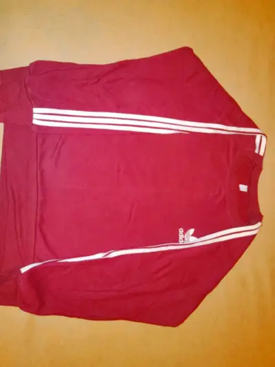 Polerón Adidas rojo con franjas blancas - miniatura 3