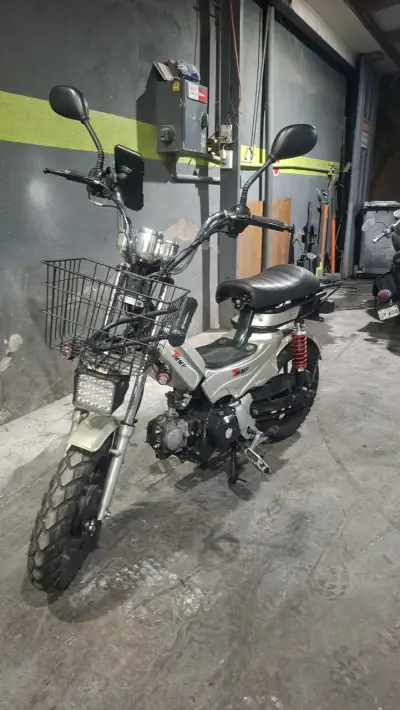 Moto 100% Activa elegant TMP con canasto delantero - miniatura 1