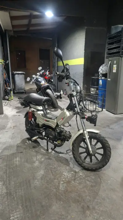 Moto 100% Activa elegant TMP con canasto delantero - miniatura 3