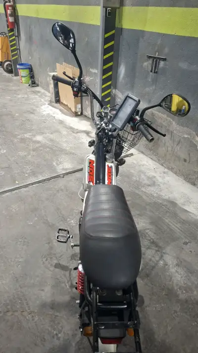 Moto 100% Activa elegant TMP con canasto delantero - miniatura 5